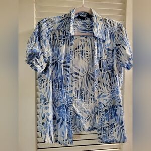 Gloria Vanderbilt Blue and White Tropical Short Sleeve Button-Down Shirt